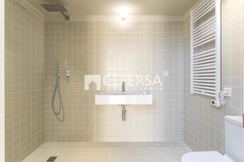 Foto 35adee2d-1be1-49fa-9ccc-527f5c15841f. Planta baixa amb calefacció a Sagrada Família Barcelona