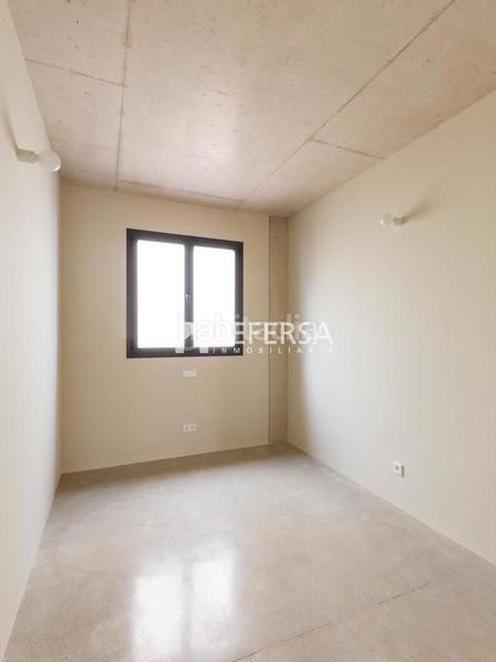 Foto 6f4d7f24-ba25-4000-ab45-e873935e5311. Planta baixa amb calefacció a Sagrada Família Barcelona