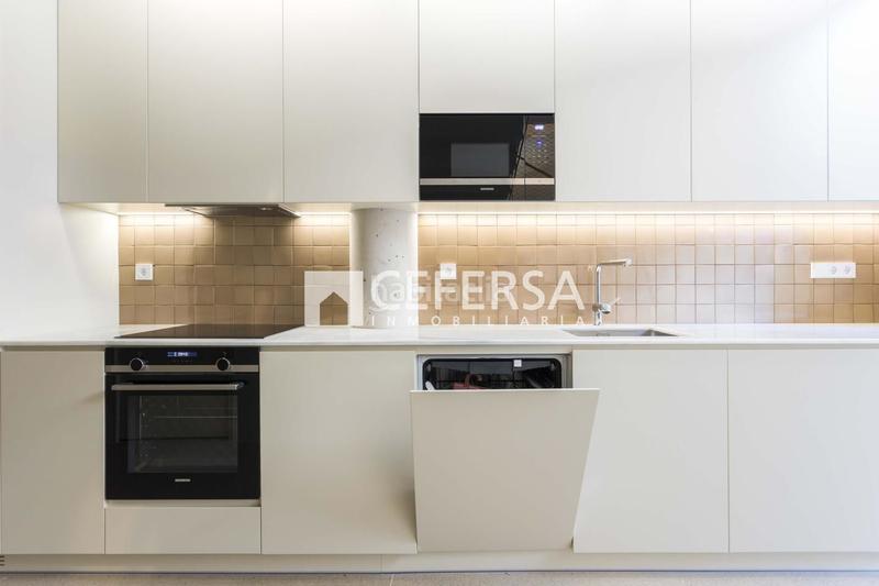 Foto 7cb7a3d6-a5ce-48b0-84f8-29215a86accb. Planta baixa amb calefacció a Sagrada Família Barcelona