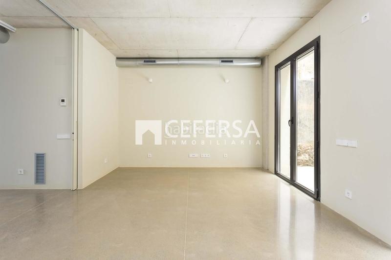 Foto db9893e8-3d1d-4114-81ba-2385e162c19b. Planta baixa amb calefacció a Sagrada Família Barcelona