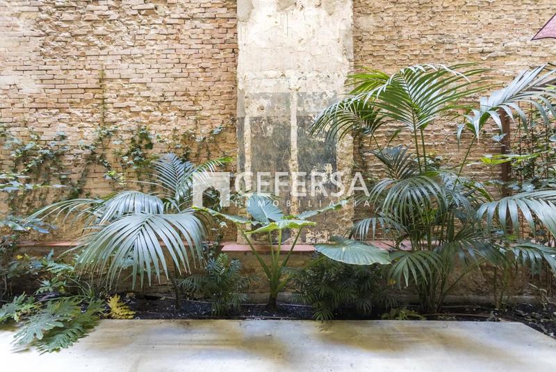 Foto fbaf8f56-a927-4ec4-8cd4-2ba66902a00f. Planta baixa amb calefacció a Sagrada Família Barcelona