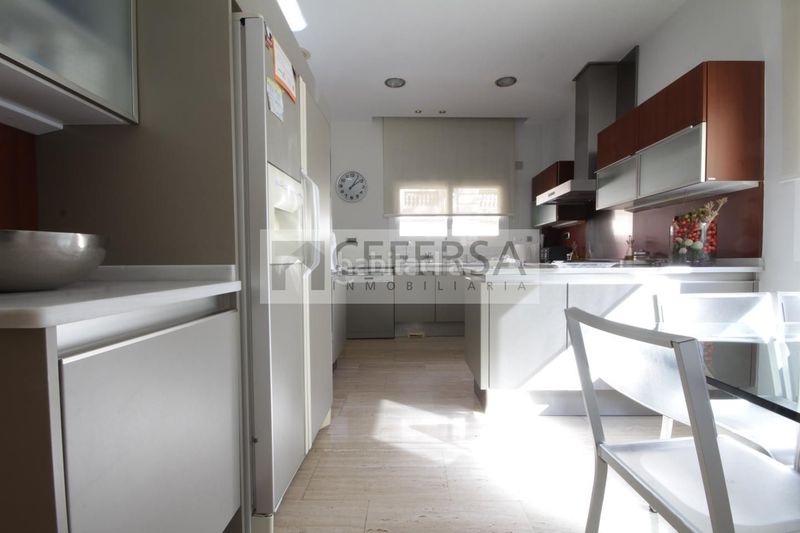 Foto 82e64468-2ec4-4801-a5a5-e5237037e511. Casa amb aparcament a Tres Torres Barcelona