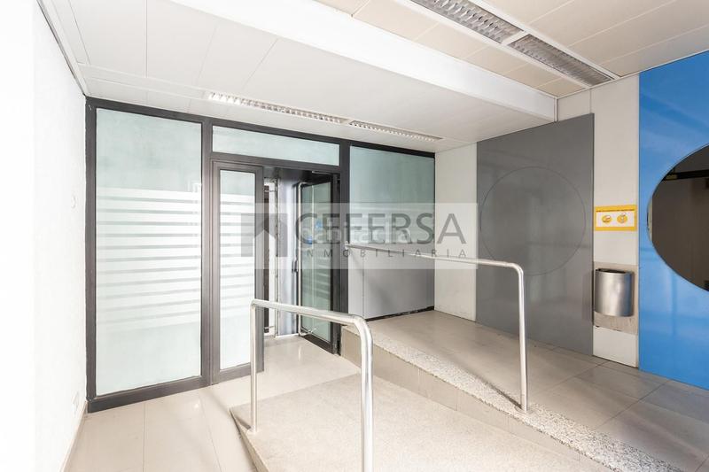 Foto c396d204-8482-4f11-93d5-3172442d2adb. Alquiler edificio  comercial único en el centro de les Tres Torres. en Barcelona