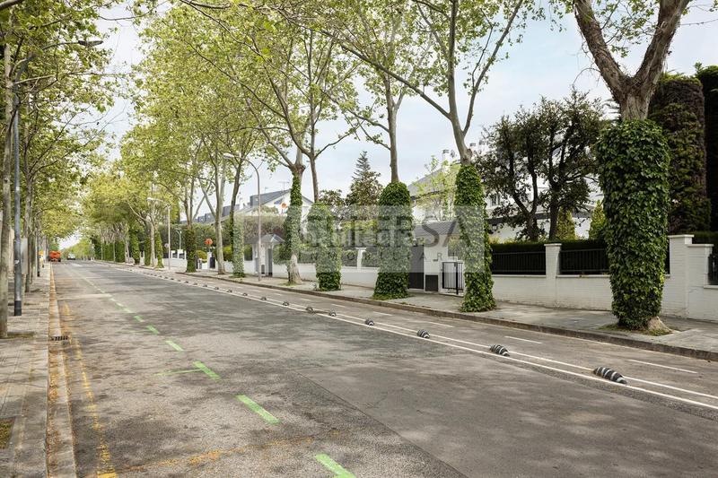 Foto 00f559d8-69f1-4c32-9f9a-e90ede2b4246. Casa a schiera con riscaldamento parcheggio piscina in Barcelona