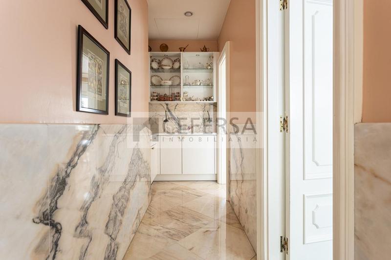 Foto 031df09b-ee39-4618-8df3-35ad5cc4e1a3. Casa a schiera con riscaldamento parcheggio piscina in Barcelona