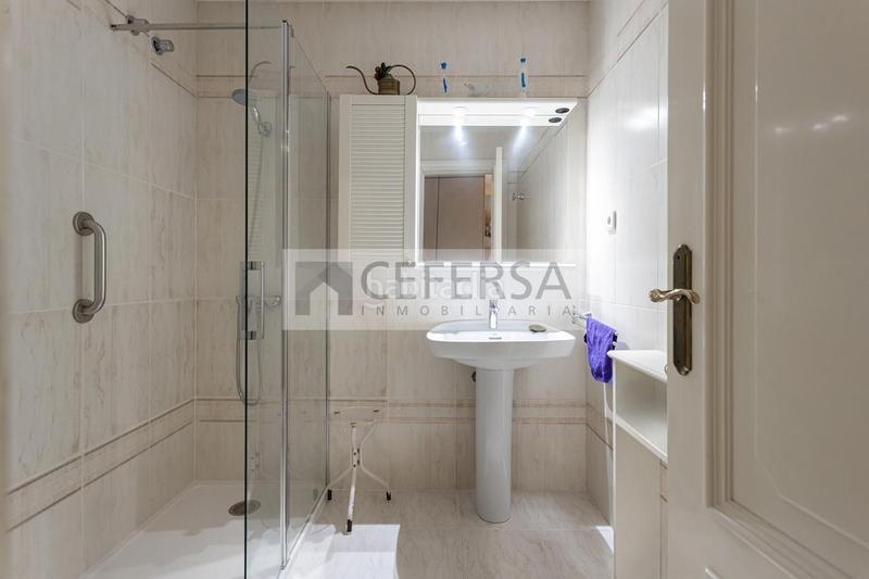 Foto 13fe21a3-e3f3-46ad-8c9a-e25456a28faa. Casa a schiera con riscaldamento parcheggio piscina in Barcelona