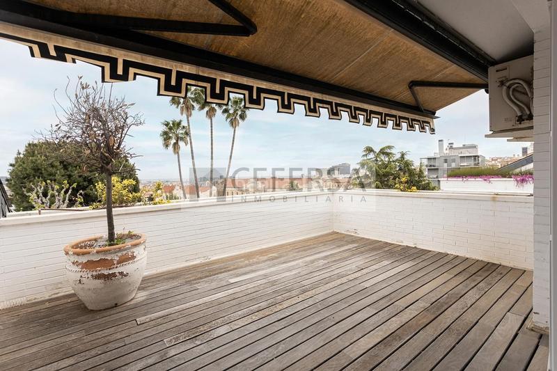 Foto 1b12815c-fbfc-4411-a5fb-13cc5c9d3ed9. Casa a schiera con riscaldamento parcheggio piscina in Barcelona