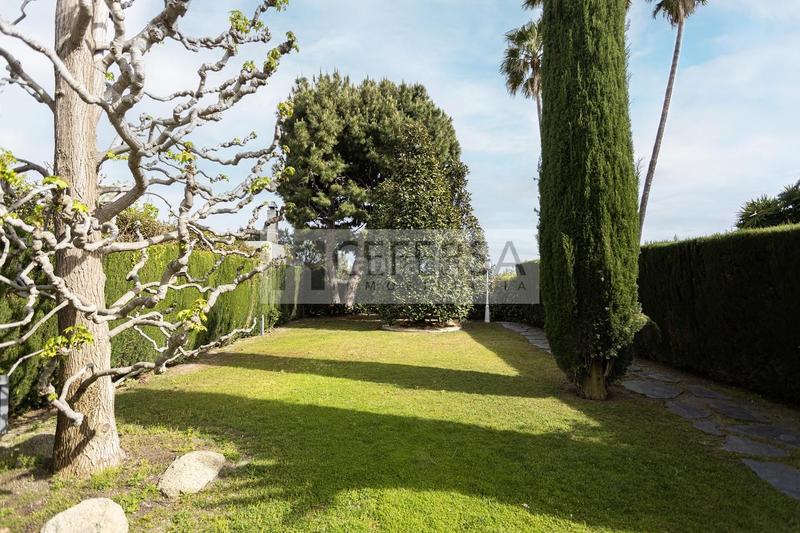 Foto 1ca65ad5-ee8d-4fef-828d-c00daac9a066. Casa a schiera con riscaldamento parcheggio piscina in Barcelona