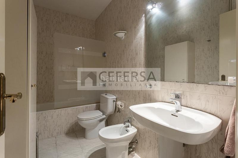 Foto 22bd9b47-9ece-4e6f-9e6c-6628d5f9b526. Casa a schiera con riscaldamento parcheggio piscina in Barcelona