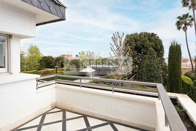 Foto 4522e824-f8ad-4b91-a56f-3eeba46fa2e5. Casa a schiera con riscaldamento parcheggio piscina in Barcelona