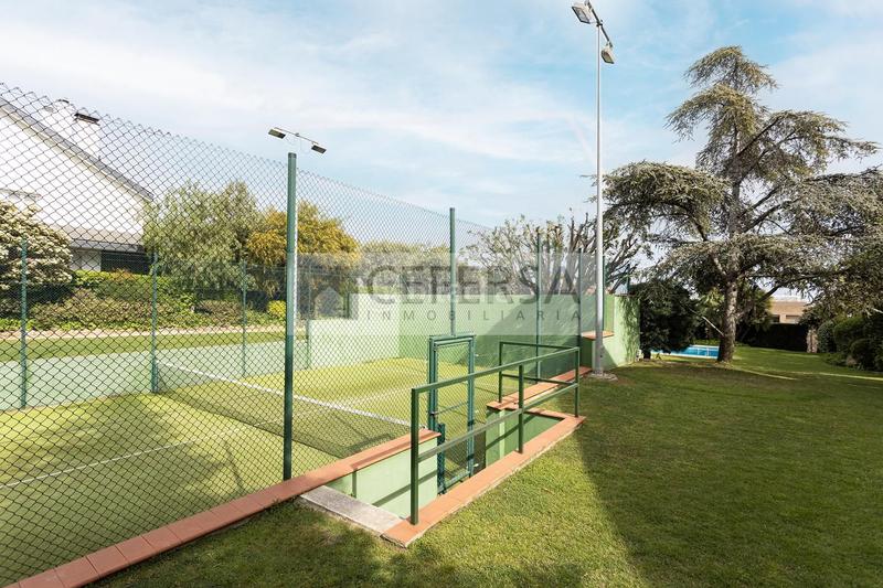 Foto 45e01896-0811-47ba-ab29-984dc5395ade. Casa a schiera con riscaldamento parcheggio piscina in Barcelona