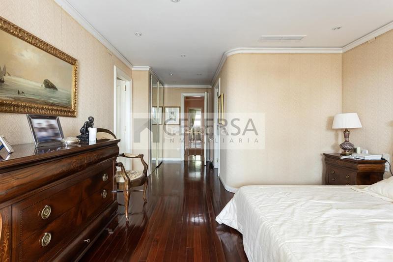 Foto 4640516c-7bff-435d-af58-771283353062. Casa a schiera con riscaldamento parcheggio piscina in Barcelona