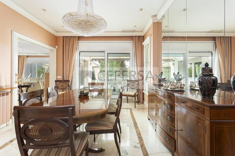 Foto 6dbfb28b-ba5c-4958-bf20-2b64a79bbe75. Casa a schiera con riscaldamento parcheggio piscina in Barcelona