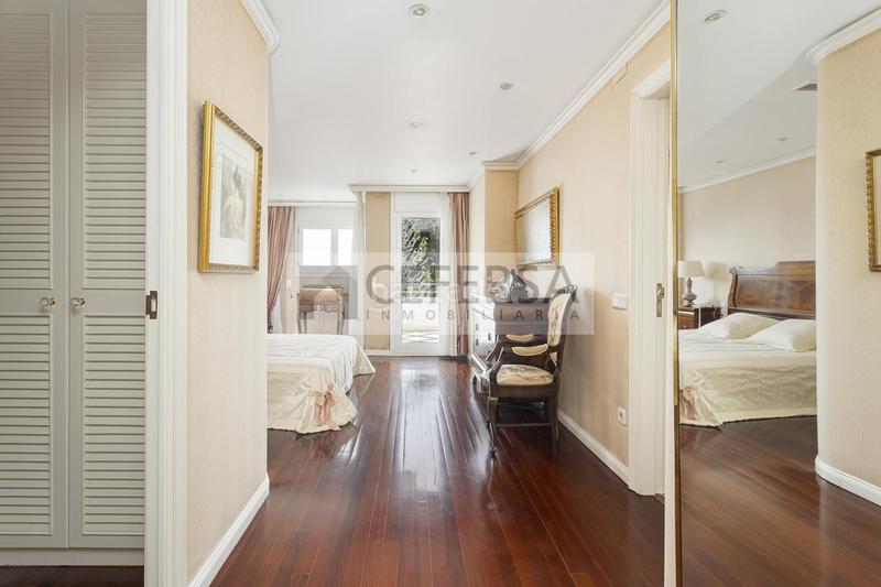 Foto 7533fb3b-708b-4455-a3cb-21b2acfecb2e. Casa a schiera con riscaldamento parcheggio piscina in Barcelona