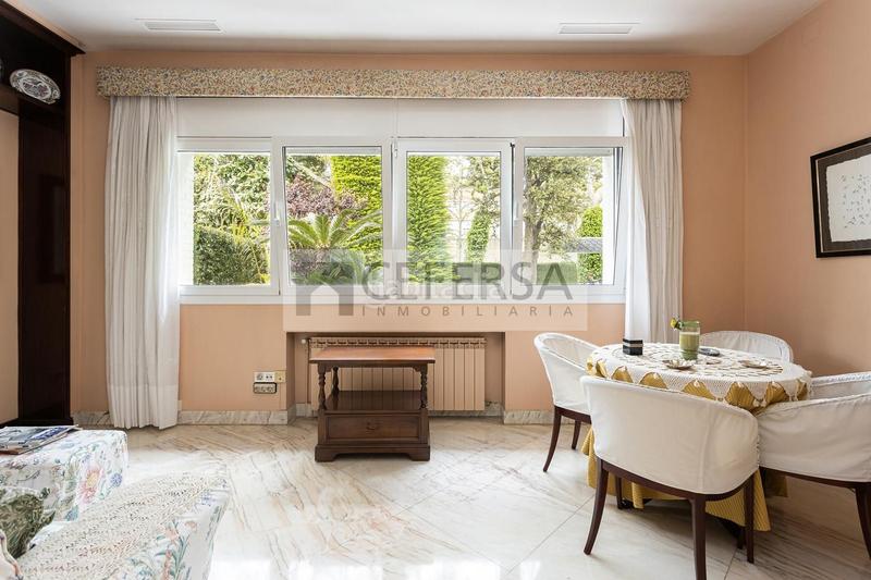 Foto 86143c2b-fc22-47a4-b6f7-e2a80186ecb7. Casa a schiera con riscaldamento parcheggio piscina in Barcelona