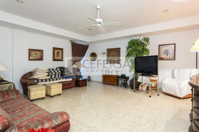 Foto 95d041ee-0419-4462-a36b-61f183129683. Casa a schiera con riscaldamento parcheggio piscina in Barcelona