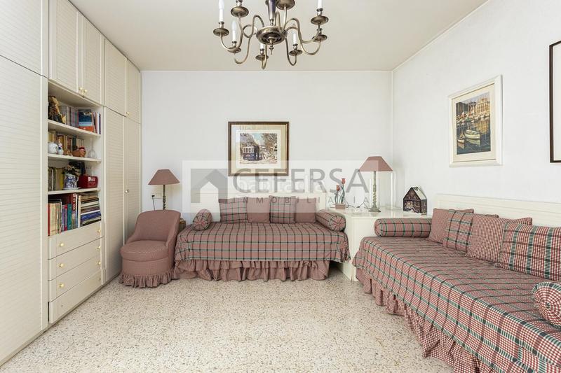 Foto 99819503-1896-4099-870e-04961b046159. Casa a schiera con riscaldamento parcheggio piscina in Barcelona