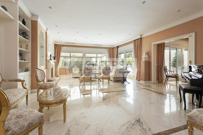 Foto b76b7097-2fa3-43fe-a347-ebd09baabf94. Casa a schiera con riscaldamento parcheggio piscina in Barcelona