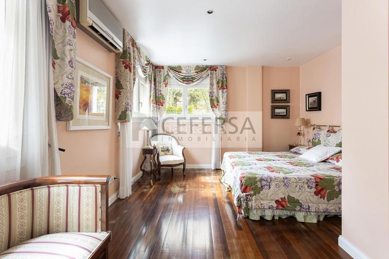 Foto c1d7e1d5-059a-4abf-84b6-6be940df5e1d. Casa a schiera con riscaldamento parcheggio piscina in Barcelona