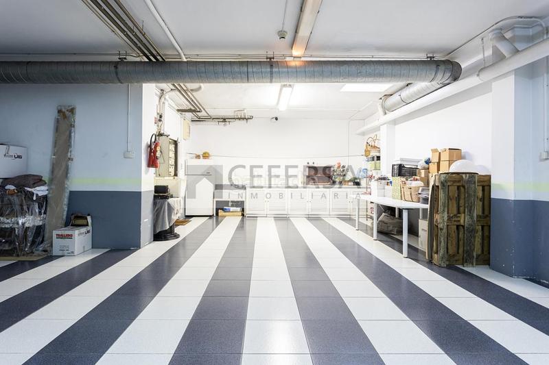 Foto d18e7275-0882-4d66-a418-4e11d6a2be4c. Casa a schiera con riscaldamento parcheggio piscina in Barcelona