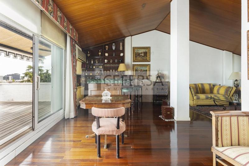 Foto d86c0323-2292-4ad3-b4b5-ff9c79b675f8. Casa a schiera con riscaldamento parcheggio piscina in Barcelona