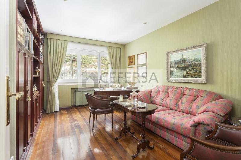 Foto e535d37a-4aa2-4fee-947c-de9550a18714. Casa a schiera con riscaldamento parcheggio piscina in Barcelona