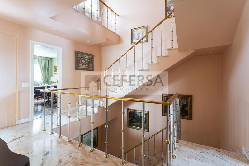 Foto f02925b7-ddee-41d7-aece-216d96c19210. Casa a schiera con riscaldamento parcheggio piscina in Barcelona