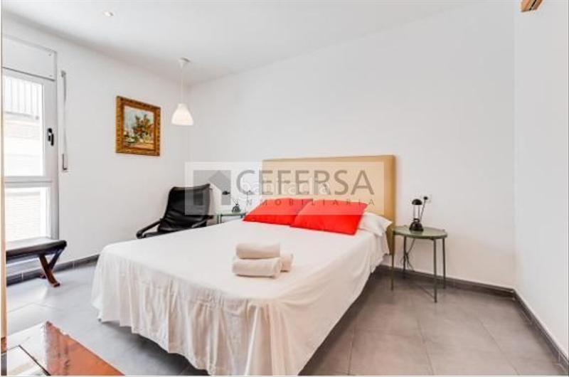 Foto 063a6936-117c-4a91-b436-8a5fec87a211. Casa  unifamiliar con licencia turística y locales comerciales en ubicación inmejorable del passeig en Blanes