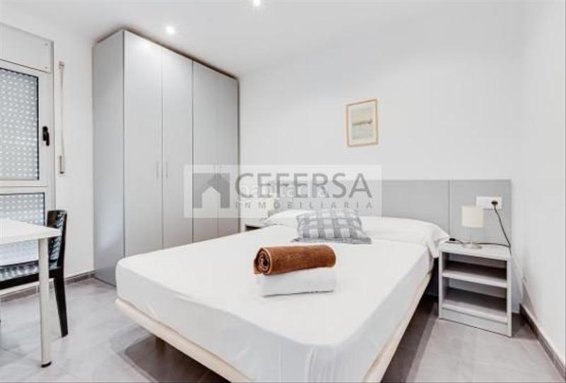 Foto 1d4fba78-3575-4b26-8a42-47f171cf3856. Casa  unifamiliar con licencia turística y locales comerciales en ubicación inmejorable del passeig en Blanes