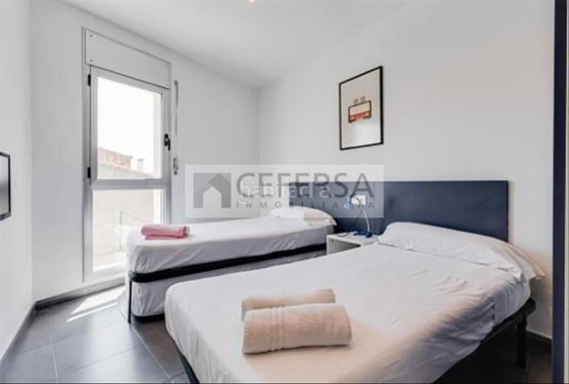 Foto 833b9d74-f561-4906-8593-c40e5e1f0714. Casa  unifamiliar con licencia turística y locales comerciales en ubicación inmejorable del passeig en Blanes