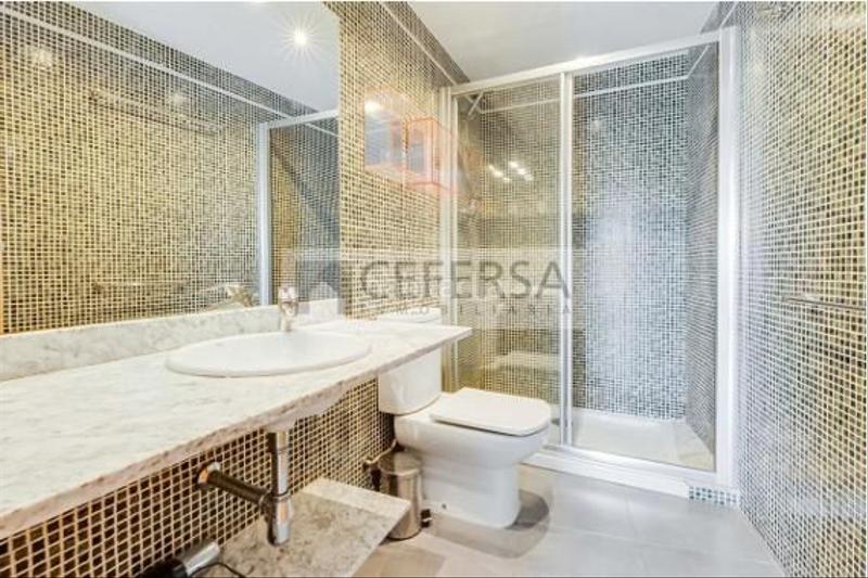 Foto ee0d5ab1-f943-45f4-b63b-5d0b0754f811. Casa  unifamiliar con licencia turística y locales comerciales en ubicación inmejorable del passeig en Blanes