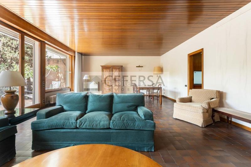 Foto 23256e15-a885-4894-8aa0-a3e9cd0bbb65. Edificio in Putget - Farró Barcelona