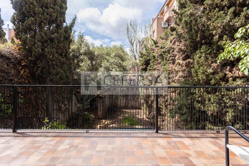 Foto aae9cc68-8919-4343-b0c9-23aa03fd81c1. Edificio in Putget - Farró Barcelona