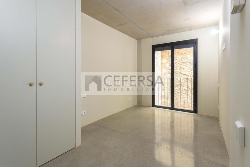 Foto 5dcfdebb-e272-494b-8902-32b3945dc3b6. Planta baja espectacular dúplex con jardín privado en edificio de obra nueva en sagrada familia en Barcelona