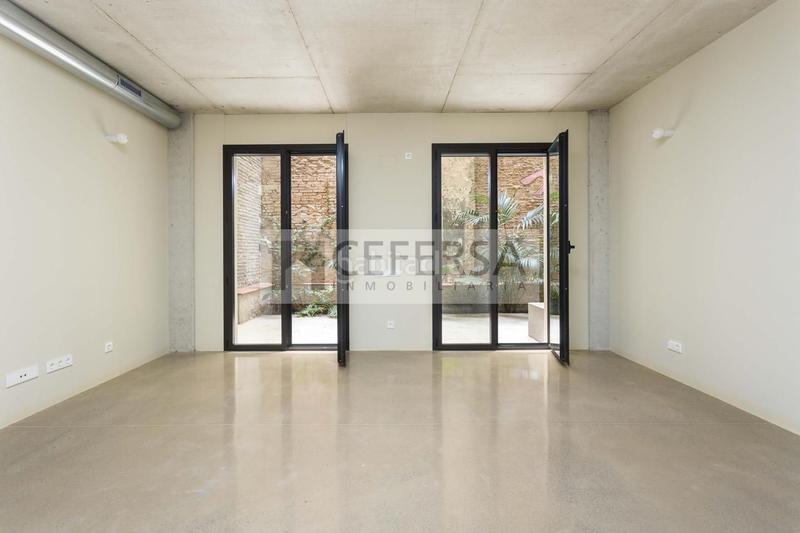 Foto f4b0b090-2471-4696-b36d-cddf9ca8091a. Planta baja espectacular dúplex con jardín privado en edificio de obra nueva en sagrada familia en Barcelona