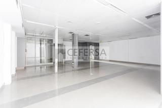 Rent Building  Carrer dels vergós. Edificio comercial único en el centro de les tres torres.