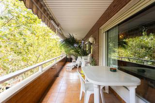 Appartement  Carrer de les escoles pies. Gran piso alto en la prestigiosa zona de les tres torres