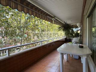 Appartement  Carrer de les escoles pies. Gran piso alto en la prestigiosa zona de les tres torres