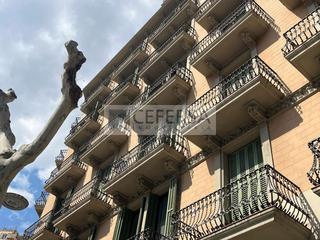 Piso  Carrer d'aribau. Piso reformado y soleado en finca regia de eixample.