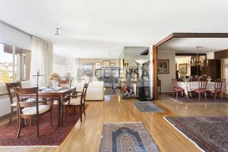 Piso en Tres Torres. Exclusivo piso alto y soleado con terraza en la prestigiosa zona