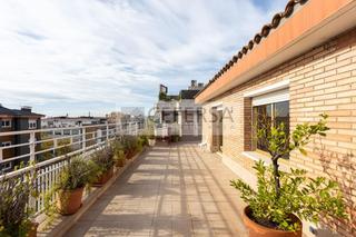 Àtic a Sant Gervasi - Bonanova. Impresionante ático de 200 m2 con terraza perimetral de 146 m2 e