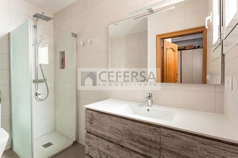 Foto 75c616b2-46bd-410b-b31f-099c3ef322da. Casa amb calefacció aparcament a Sant Ramon - Maternitat Barcelona