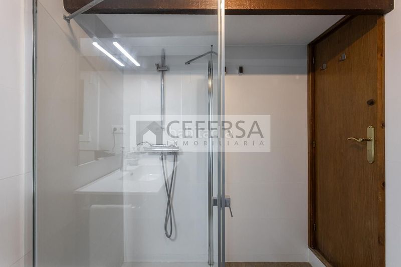 Foto b12250be-1c91-4404-b228-152463a16737. Casa amb calefacció aparcament a Sant Ramon - Maternitat Barcelona
