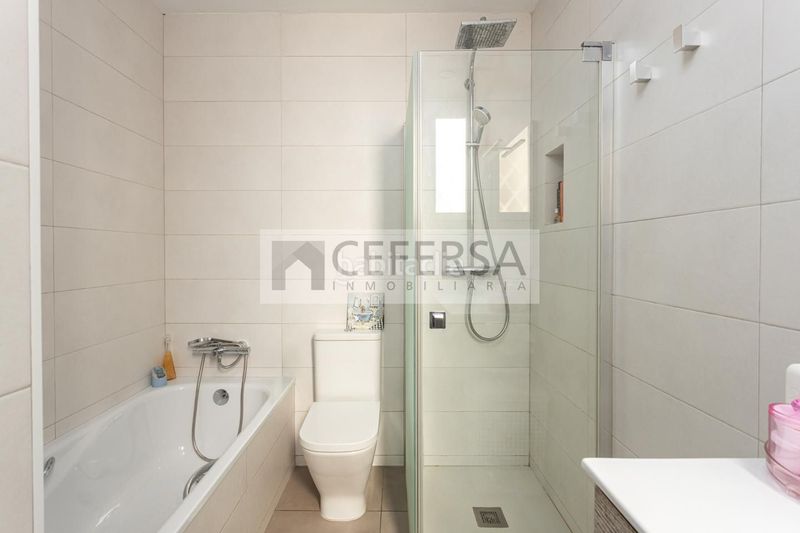 Foto cdad38e2-f2c2-4ff6-ac6d-06de71f07ad9. Casa amb calefacció aparcament a Sant Ramon - Maternitat Barcelona