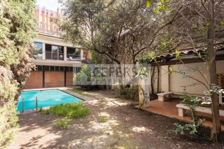 Haus  De jules verne. Espectacular casa unifamiliar con jard�n y piscina privada en ca