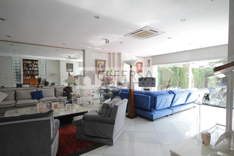Foto f5267298-a114-432c-86f9-dd3b417367b9. Casa adosada impresionante vivienda con jardín en Pedralbes en Barcelona