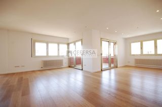 Miete Dachwohnung  Del milanesat. Exclusivo piso con reforma de elevada calidad y diseño en zona c