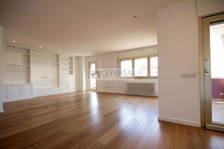 Miete Dachwohnung  Del milanesat. Exclusivo piso con reforma de elevada calidad y diseño en zona c