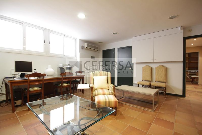 Foto 2a85f6c7-0441-42f7-83e8-5c95d666fd5e. Casa amb aparcament a Tres Torres Barcelona