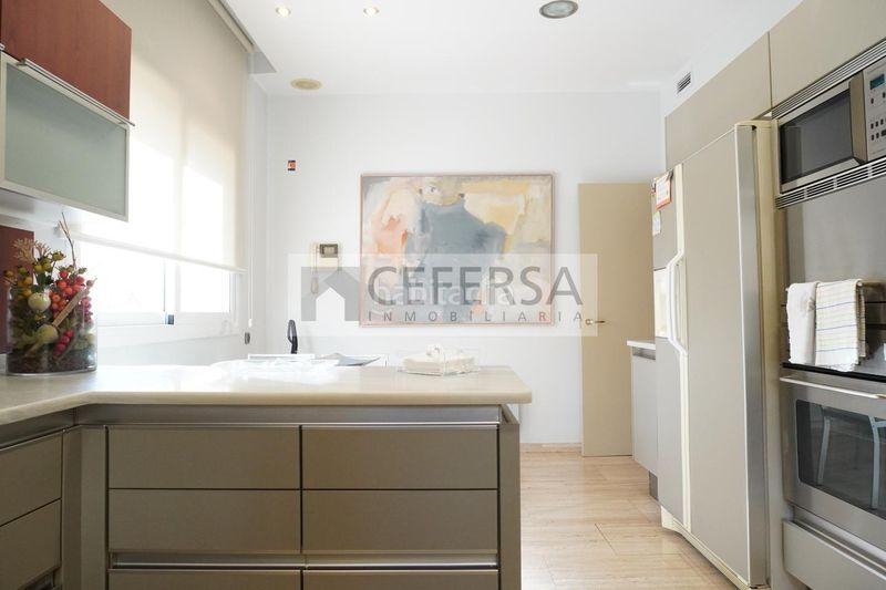 Foto 3232302c-c417-4761-9660-612a7e5b3662. Casa amb aparcament a Tres Torres Barcelona